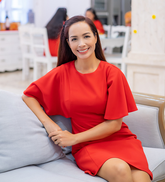 Mrs. Bui Thuy Hanh.