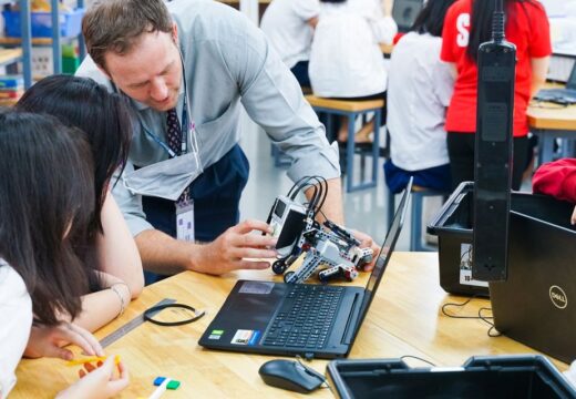 Assembling Robotic Machines With SNA Grade-12 Students